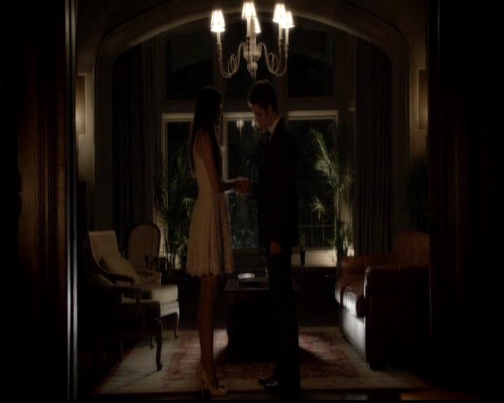 VampireDiariesWorld-dot-org_4x23Graduation2097.jpg