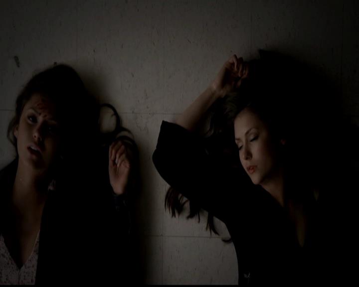 VampireDiariesWorld-dot-org_4x23Graduation2155.jpg