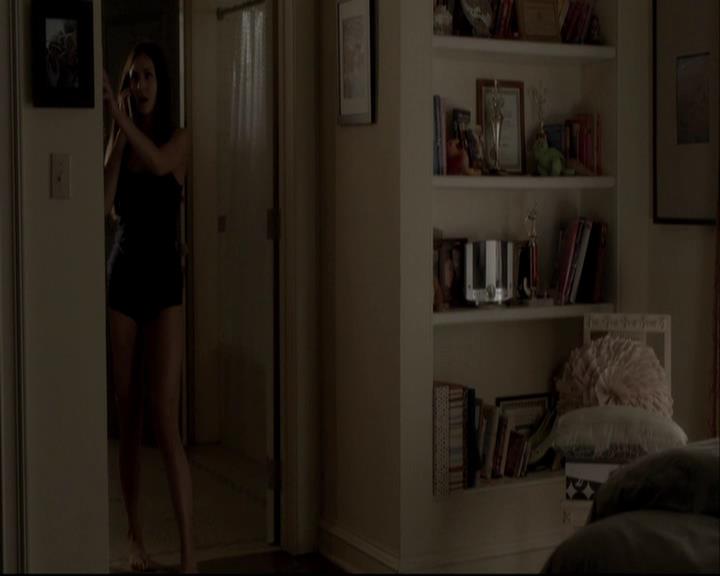 VampireDiariesWorld-dot-org_DeletedScenes-4x06WeAllGoALittleMadSometimes0000.jpg