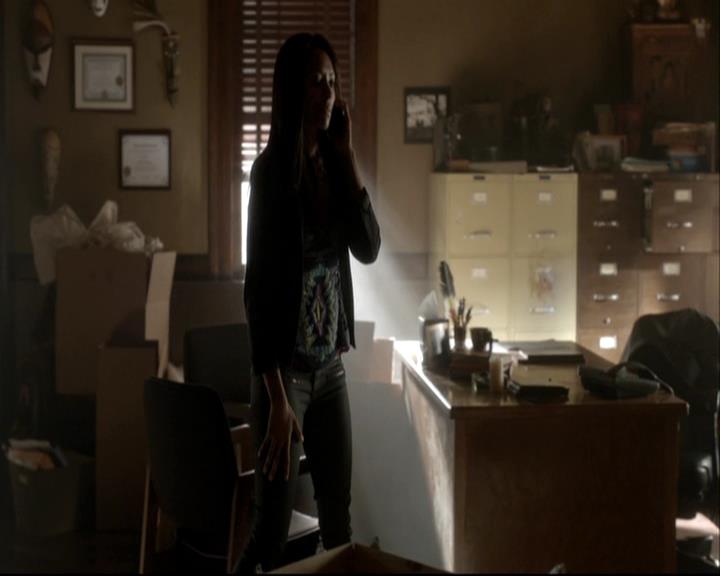 VampireDiariesWorld-dot-org_DeletedScenes-4x06WeAllGoALittleMadSometimes0012.jpg