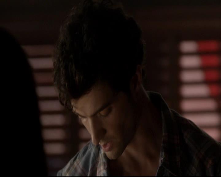 VampireDiariesWorld-dot-org_DeletedScenes-4x06WeAllGoALittleMadSometimes0058.jpg