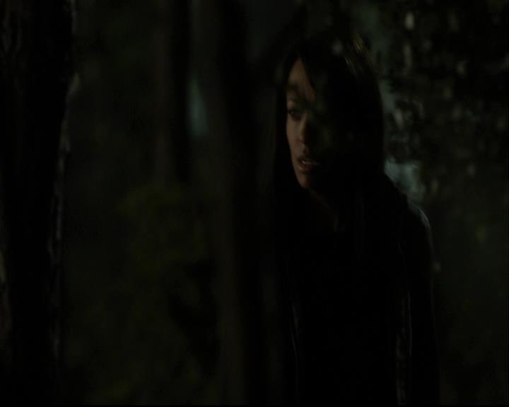 VampireDiariesWorld-dot-org_DeletedScenes-4x13IntoTheWild0083.jpg
