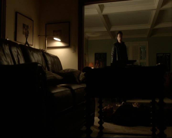 VampireDiariesWorld-dot-org_DeletedScenes-4x14DownTheRabbitHole0011.jpg