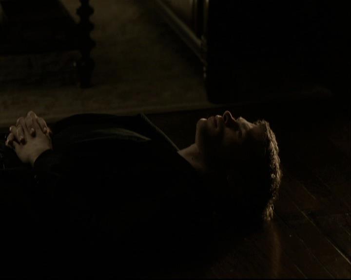 VampireDiariesWorld-dot-org_DeletedScenes-4x14DownTheRabbitHole0014.jpg