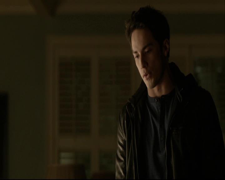 VampireDiariesWorld-dot-org_DeletedScenes-4x14DownTheRabbitHole0016.jpg