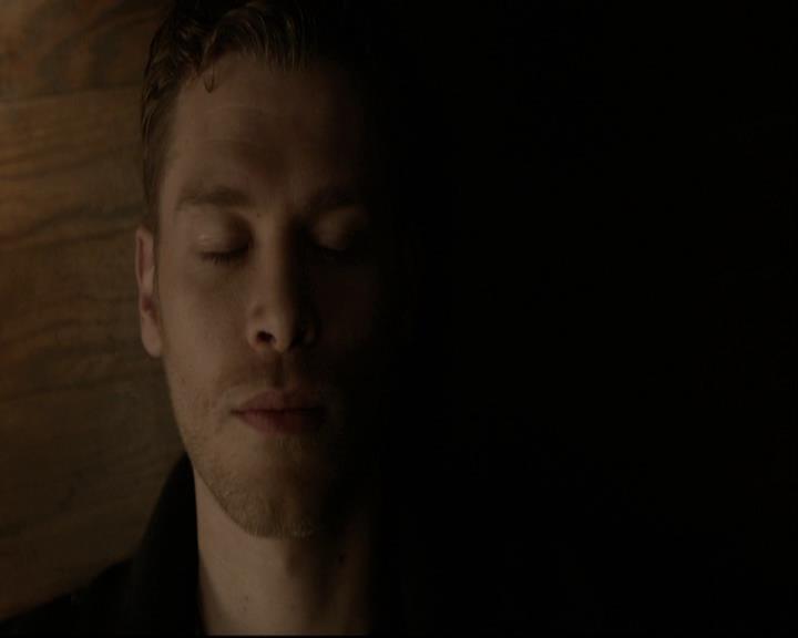 VampireDiariesWorld-dot-org_DeletedScenes-4x14DownTheRabbitHole0077.jpg
