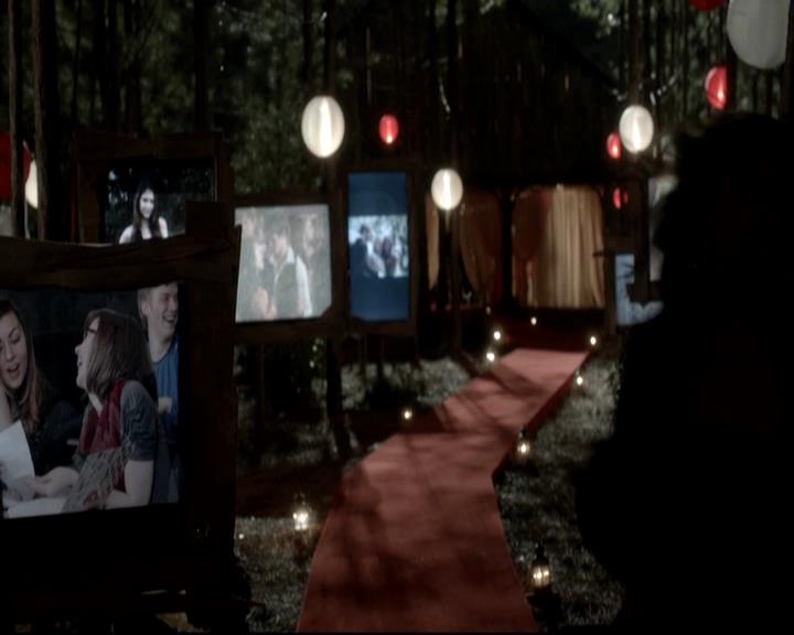 VampireDiariesWorld-dot-org_DeletedScenes-4x19PicturesOfYou0092.jpg VampireDiariesWorld-dot-org_DeletedScenes-4x19PicturesOfYou0092.jpg
