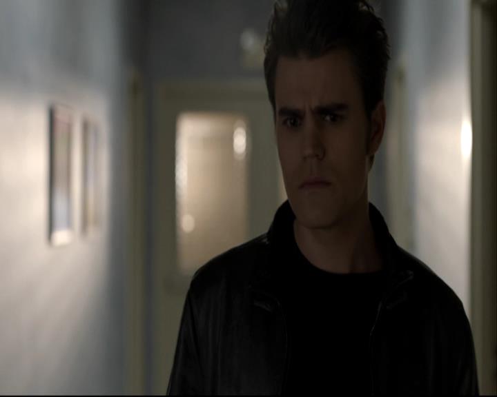 VampireDiariesWorld-dot-org_DeletedScenes-4x22TheWalkingDead0014.jpg