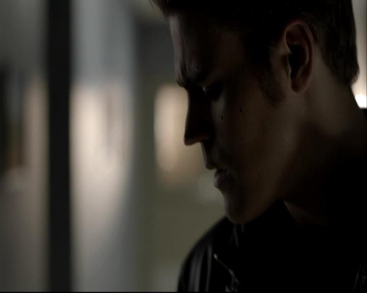 VampireDiariesWorld-dot-org_DeletedScenes-4x22TheWalkingDead0029.jpg