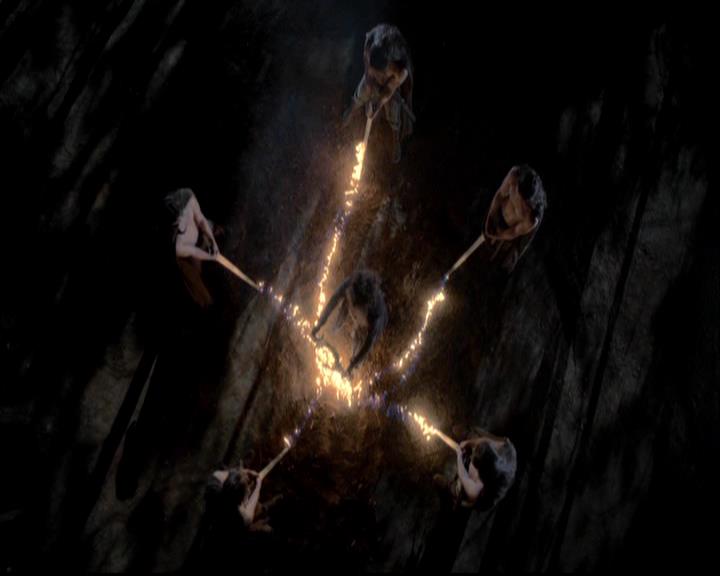 VampireDiariesWorld-dot-org_InkingTheBrotherhoodTheHuntersMark0005.jpg