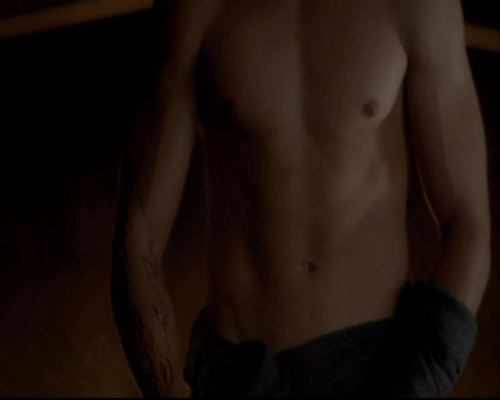 VampireDiariesWorld-dot-org_InkingTheBrotherhoodTheHuntersMark0192.jpg