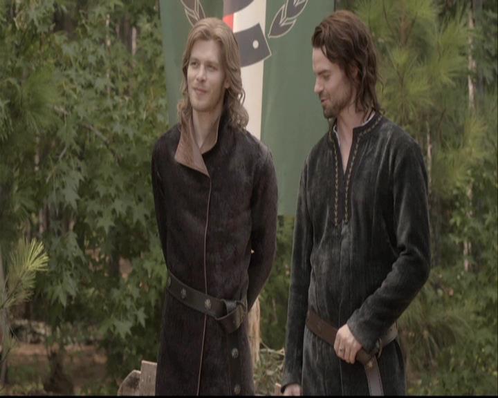 VampireDiariesWorld-dot-org_S5-SecondBite-GagReel0077.jpg