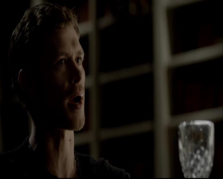 VampireDiariesWorld-dot-org_TVD-TheUltimatePropMaster0007.jpg