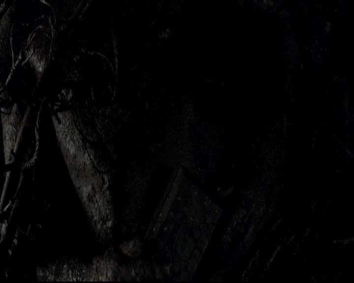 VampireDiariesWorld-dot-org_TVD-TheUltimatePropMaster0039.jpg