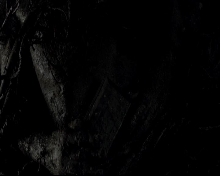 VampireDiariesWorld-dot-org_TVD-TheUltimatePropMaster0040.jpg
