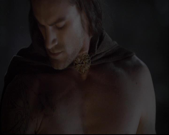 VampireDiariesWorld-dot-org_TVD-TheUltimatePropMaster0088.jpg