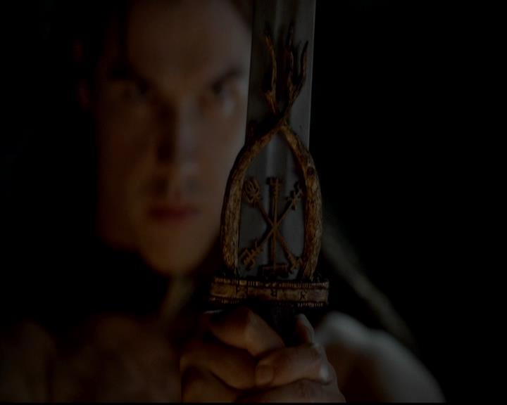 VampireDiariesWorld-dot-org_TVD-TheUltimatePropMaster0092.jpg