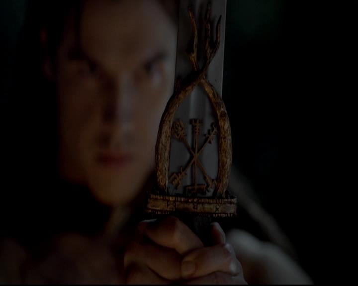 VampireDiariesWorld-dot-org_TVD-TheUltimatePropMaster0093.jpg
