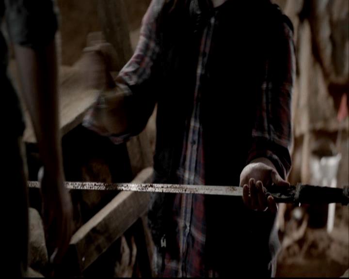 VampireDiariesWorld-dot-org_TVD-TheUltimatePropMaster0100.jpg