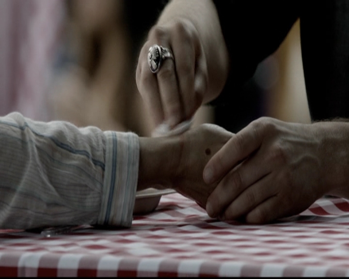 VampireDiariesWorld-dot-org_5x01IKnowWhatYouDidLastSummer0720.jpg VampireDiariesWorld-dot-org_5x01IKnowWhatYouDidLastSummer0720.jpg