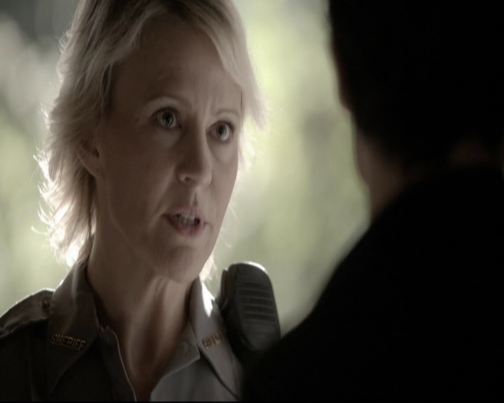 VampireDiariesWorld-dot-org_5x02TrueLies-deletedscenes0023.jpg
