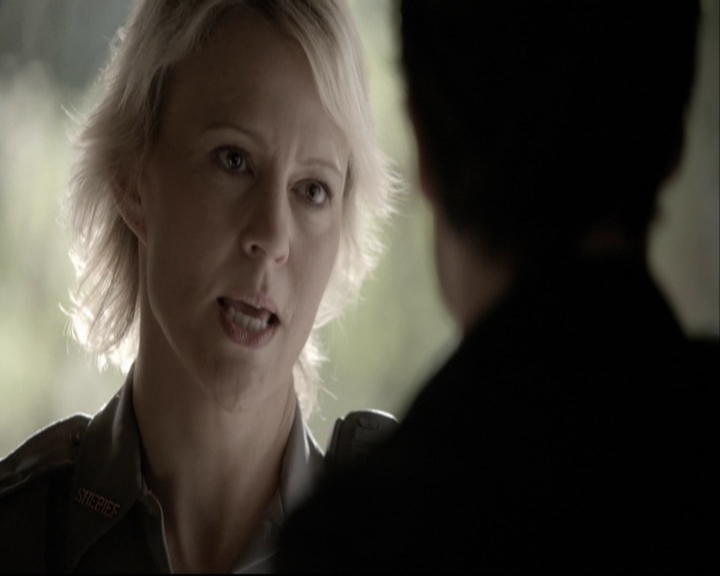 VampireDiariesWorld-dot-org_5x02TrueLies-deletedscenes0027.jpg