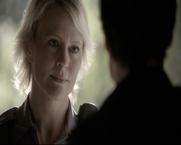 VampireDiariesWorld-dot-org_5x02TrueLies-deletedscenes0028.jpg