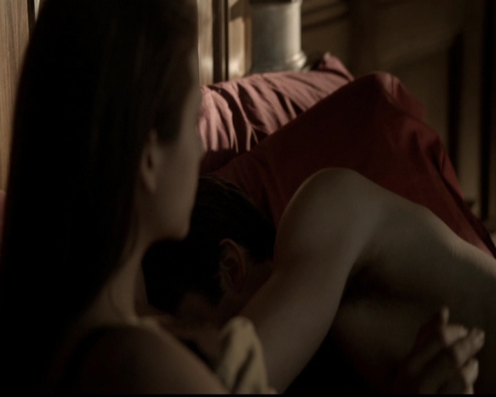 VampireDiariesWorld-dot-org_5x03OriginalSin0135.jpg