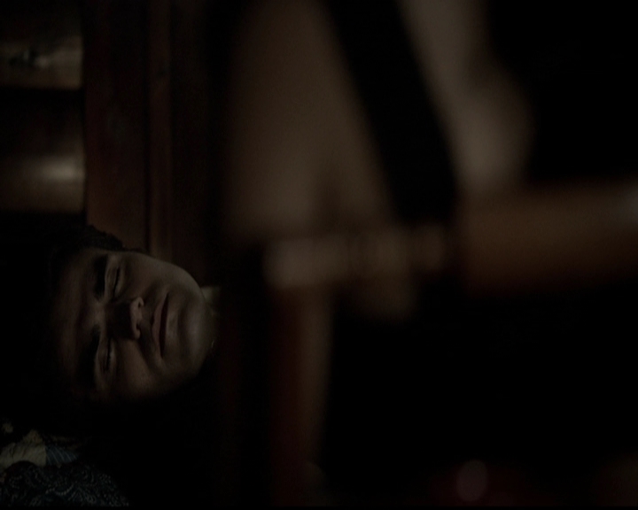 VampireDiariesWorld-dot-org_5x03OriginalSin0311.jpg