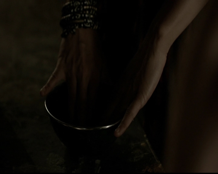 VampireDiariesWorld-dot-org_5x03OriginalSin1617.jpg