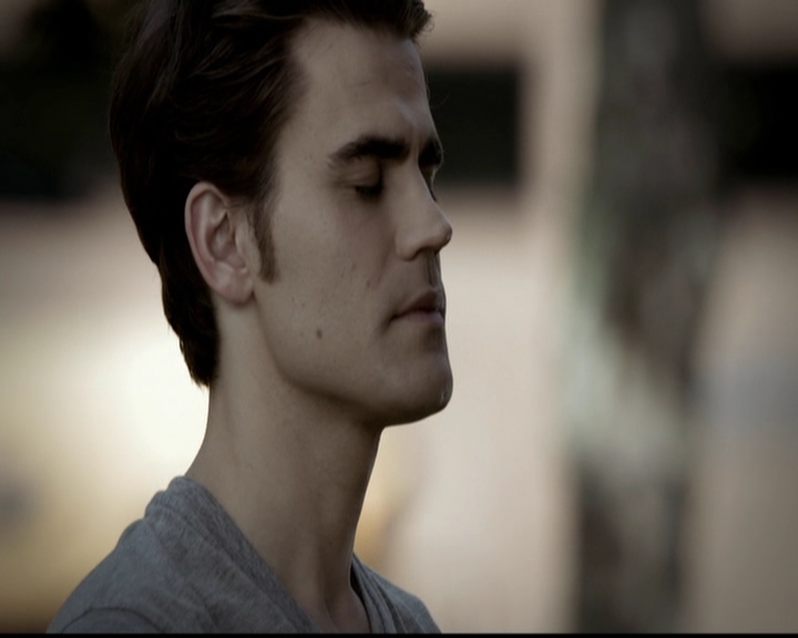 VampireDiariesWorld-dot-org_5x04ForWhomtheBellTolls0799.jpg