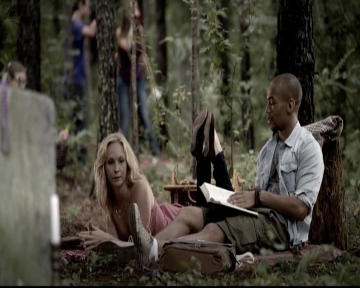 VampireDiariesWorld-dot-org_5x04ForWhomtheBellTolls0921.jpg