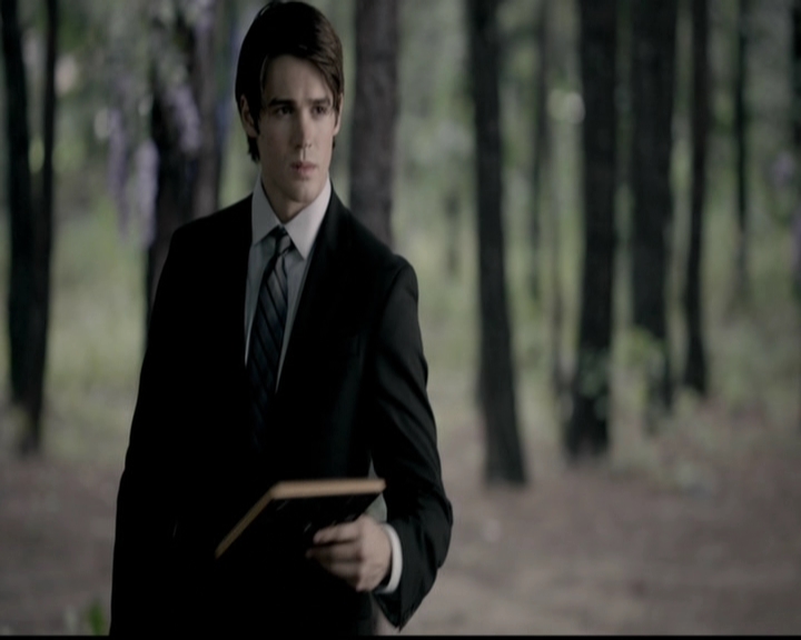 VampireDiariesWorld-dot-org_5x04ForWhomtheBellTolls1929.jpg
