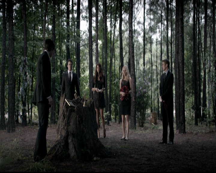 VampireDiariesWorld-dot-org_5x04ForWhomtheBellTolls1933.jpg