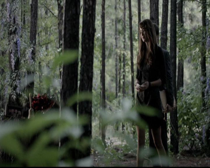 VampireDiariesWorld-dot-org_5x04ForWhomtheBellTolls1965.jpg