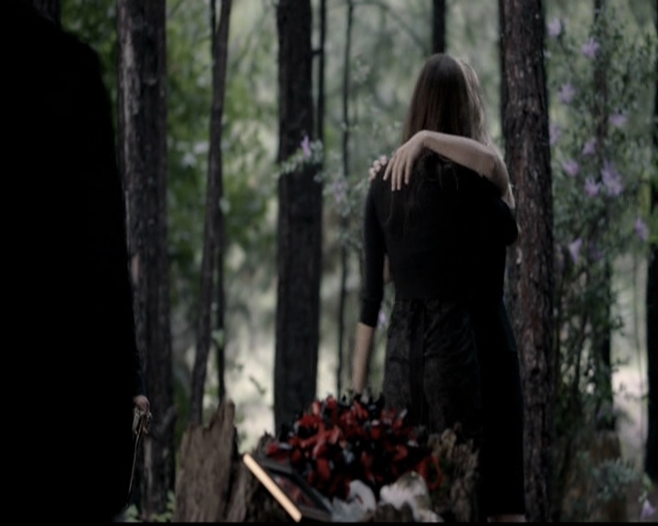 VampireDiariesWorld-dot-org_5x04ForWhomtheBellTolls1983.jpg VampireDiariesWorld-dot-org_5x04ForWhomtheBellTolls1983.jpg
