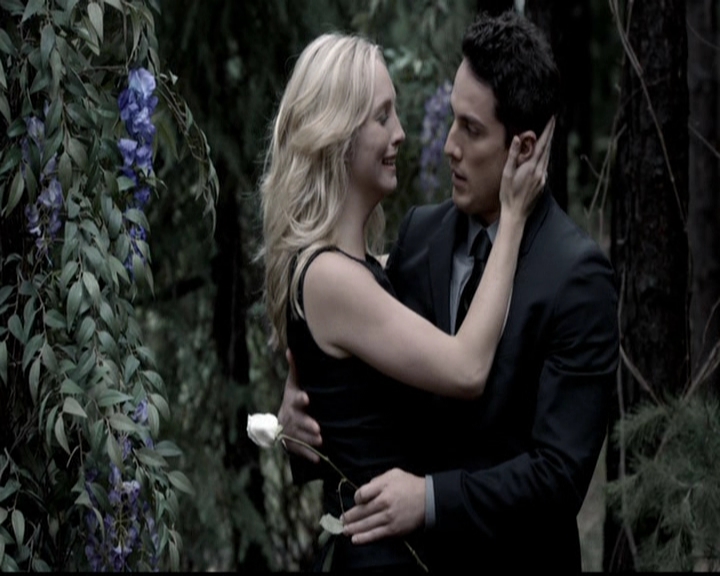 VampireDiariesWorld-dot-org_5x04ForWhomtheBellTolls2163.jpg