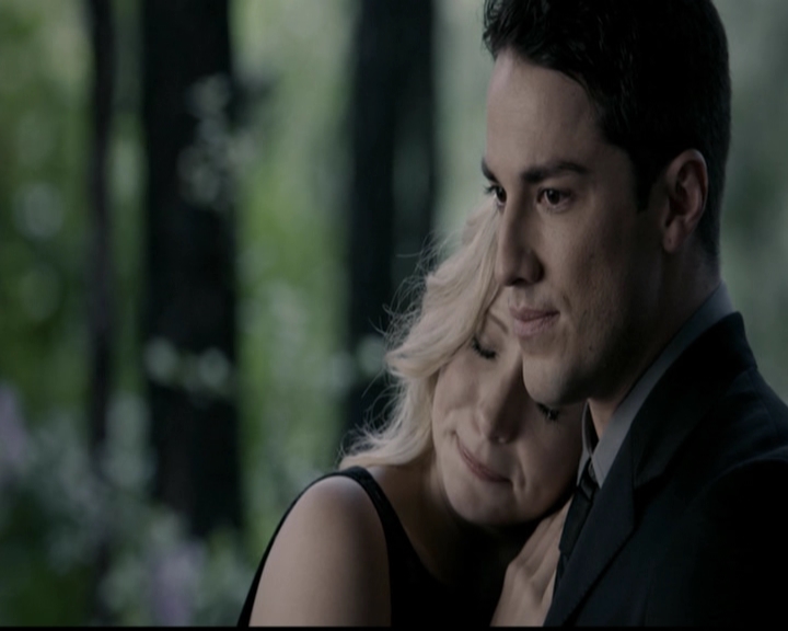 VampireDiariesWorld-dot-org_5x04ForWhomtheBellTolls2195.jpg