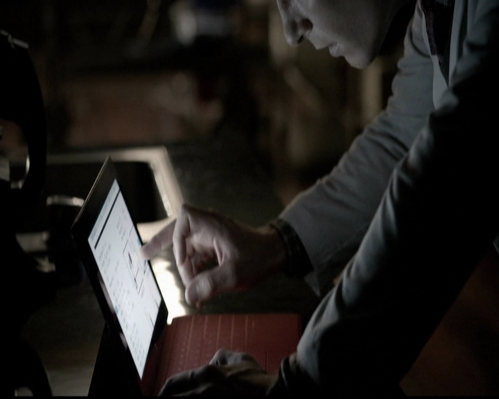 VampireDiariesWorld-dot-org_5x04ForWhomtheBellTolls2220.jpg