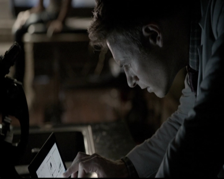 VampireDiariesWorld-dot-org_5x04ForWhomtheBellTolls2222.jpg