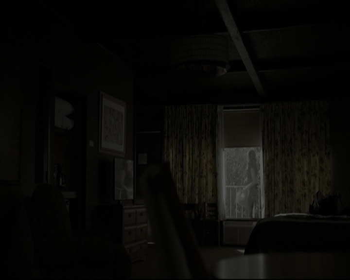 VampireDiariesWorld-dot-org_5x05MontersBall-deletedscenes2371.jpg