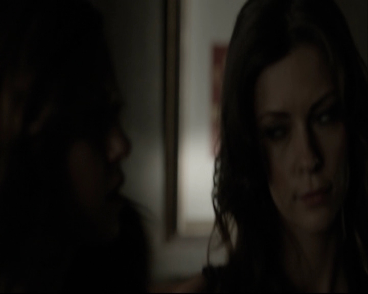 VampireDiariesWorld-dot-org_5x05MontersBall-deletedscenes2431.jpg