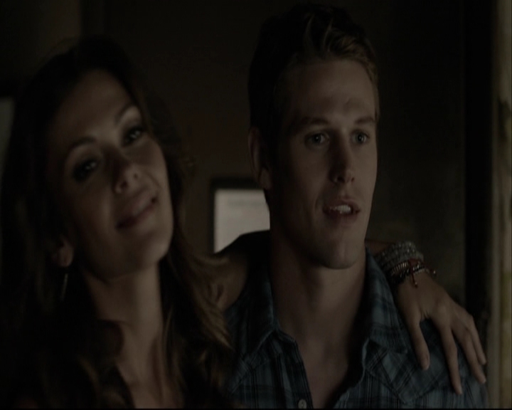VampireDiariesWorld-dot-org_5x05MontersBall-deletedscenes2447.jpg