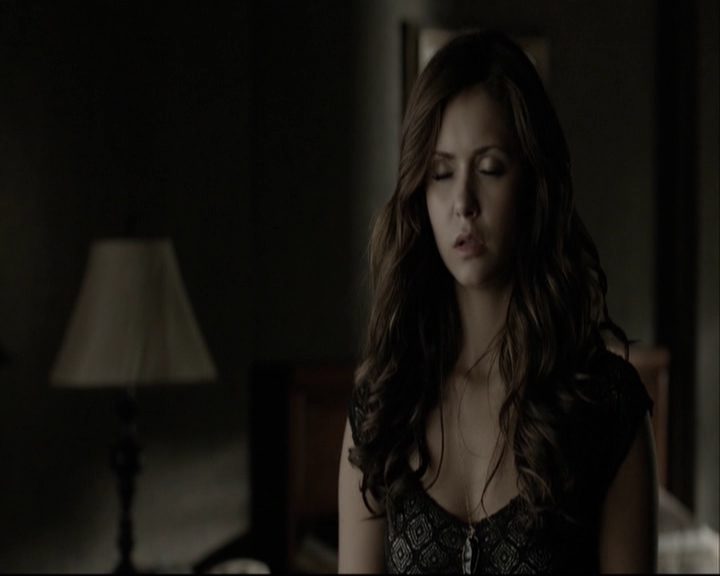 VampireDiariesWorld-dot-org_5x05MontersBall-deletedscenes2449.jpg