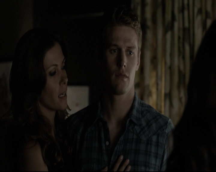 VampireDiariesWorld-dot-org_5x05MontersBall-deletedscenes2478.jpg