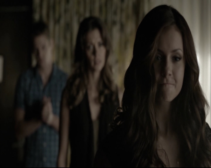 VampireDiariesWorld-dot-org_5x05MontersBall-deletedscenes2498.jpg