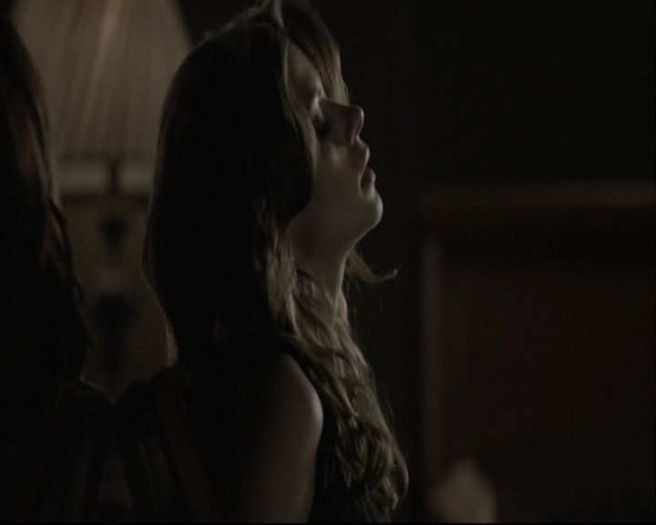 VampireDiariesWorld-dot-org_5x05MontersBall-deletedscenes2526.jpg
