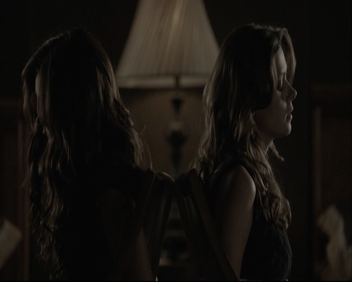 VampireDiariesWorld-dot-org_5x05MontersBall-deletedscenes2529.jpg