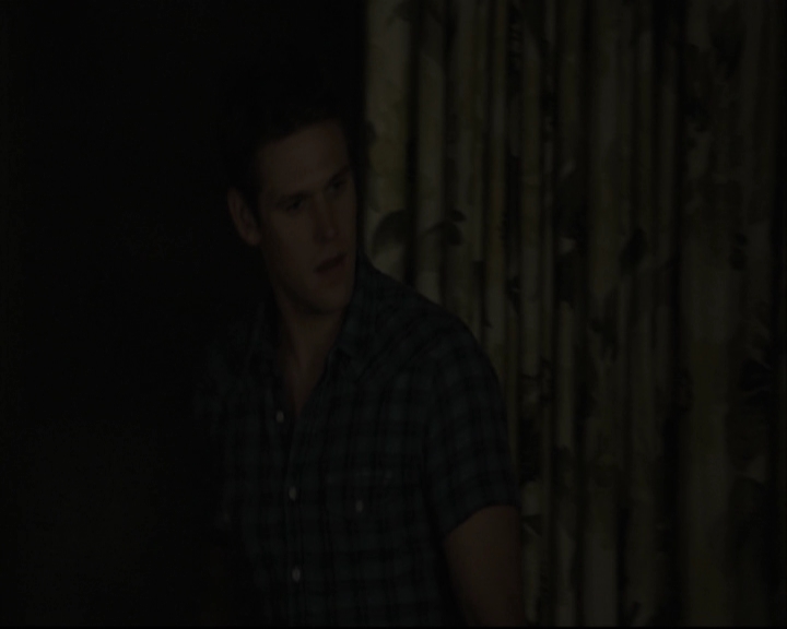VampireDiariesWorld-dot-org_5x05MontersBall-deletedscenes2552.jpg