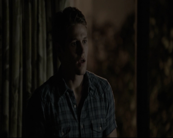 VampireDiariesWorld-dot-org_5x05MontersBall-deletedscenes2625.jpg